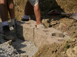 7may0004.JPG (81337 bytes)