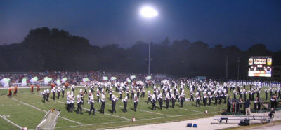 halftime3.jpg (109309 bytes)